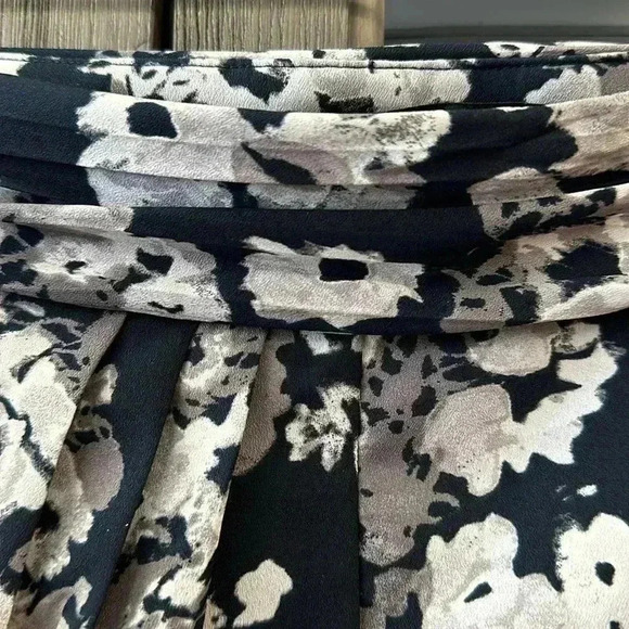 Banana Republic Skirt Ruched White/Black Tuli Floral Size 4 petite - Picture 5 of 7